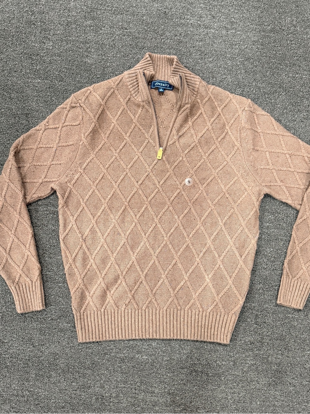crown & ivy Men's Beige Diamond-Pattern Zip Pullover